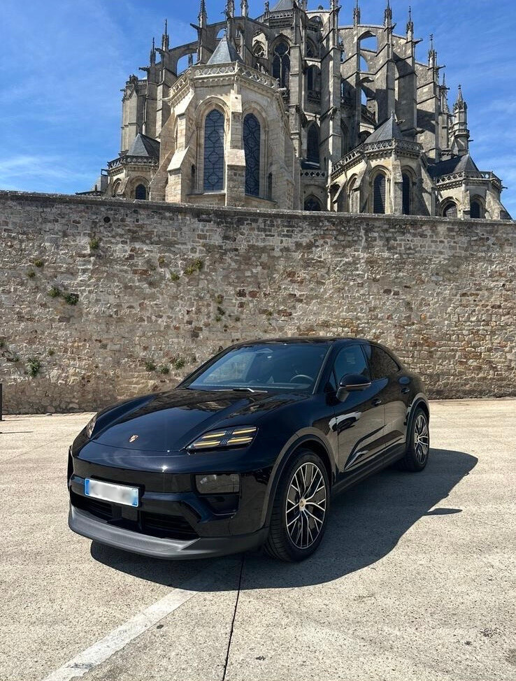 Porshe macan electrique